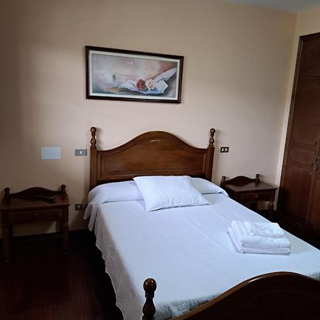 Hostal - Restaurante Casa Cuna Tebra Esterno foto