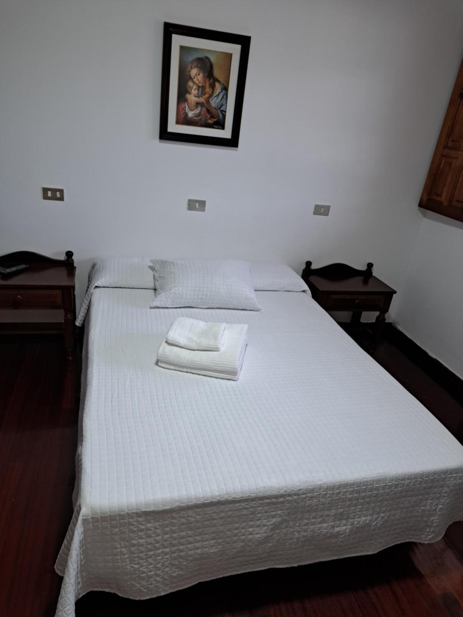Hostal - Restaurante Casa Cuna Tebra Esterno foto