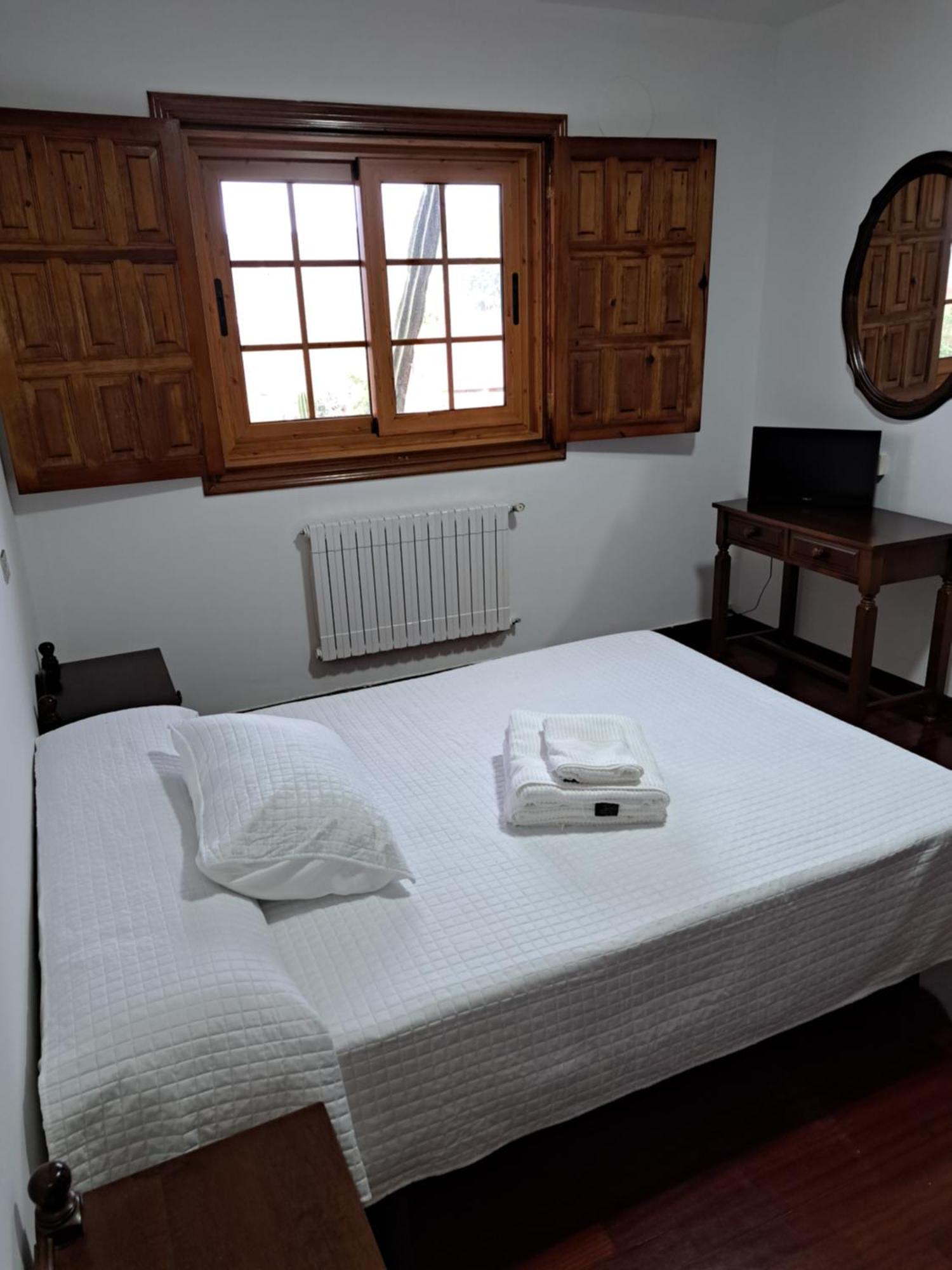 Hostal - Restaurante Casa Cuna Tebra Esterno foto